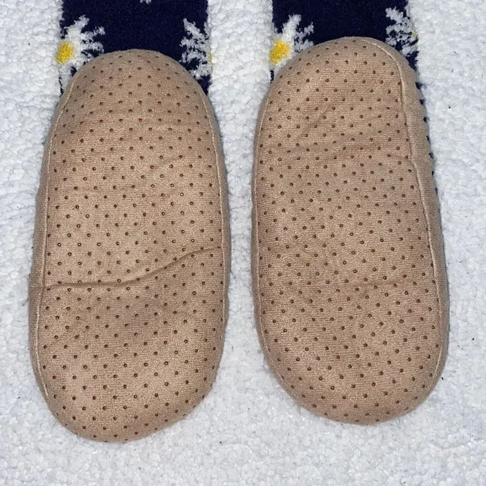 Old Navy Girls Printed Slippers Sock(Size Medium)